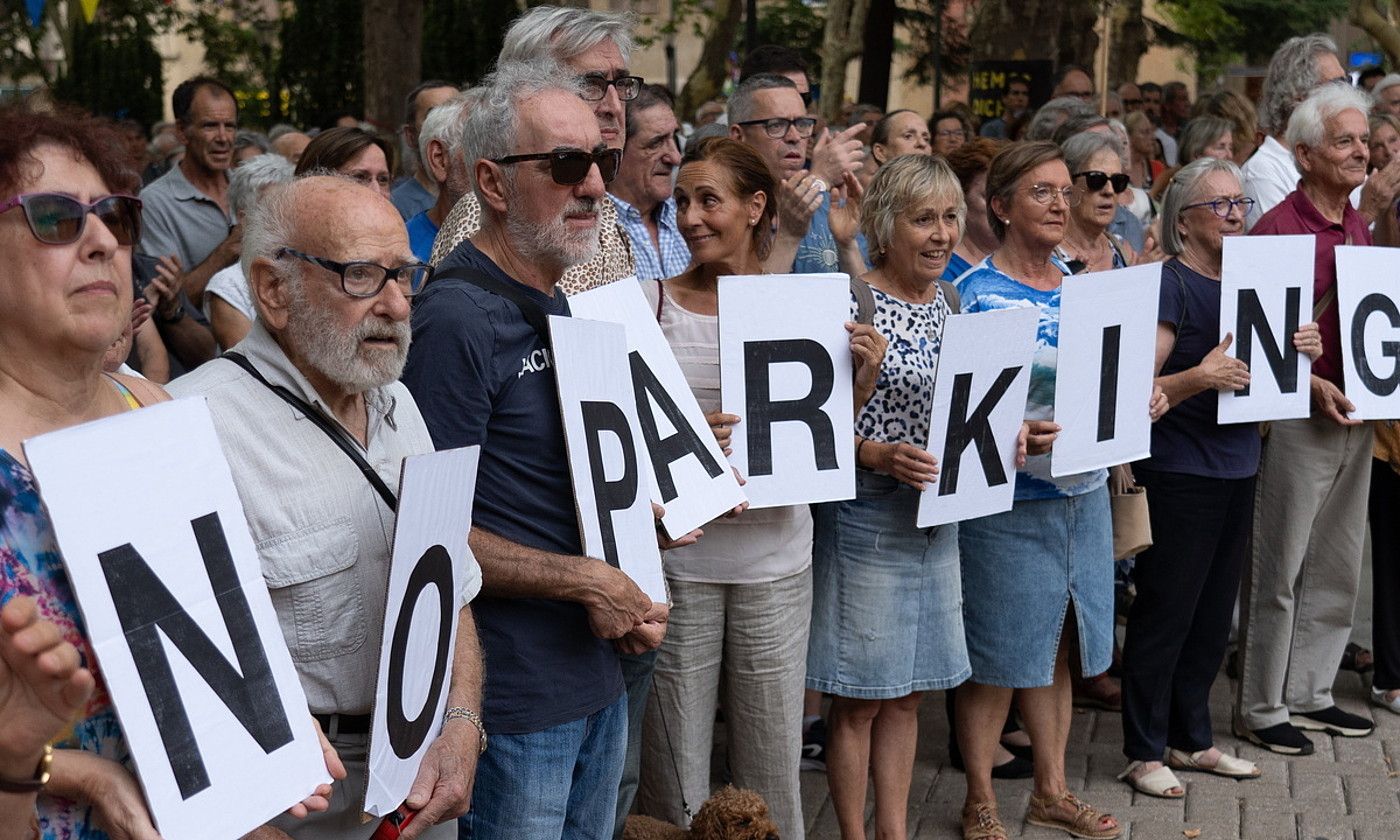 Protesta bat parkingaren aurka, Iruñean. JAGOBA MANTEROLA / FOKU. Protesta bat parkingaren aurka, Iruñean. JAGOBA MANTEROLA / FOKU.