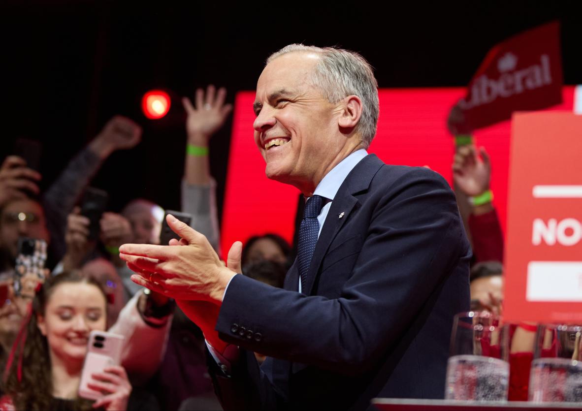 Marc Carney lehen ministroa, liberalen hautagaia, garaipena ospatzen. ERIC REID / EFE