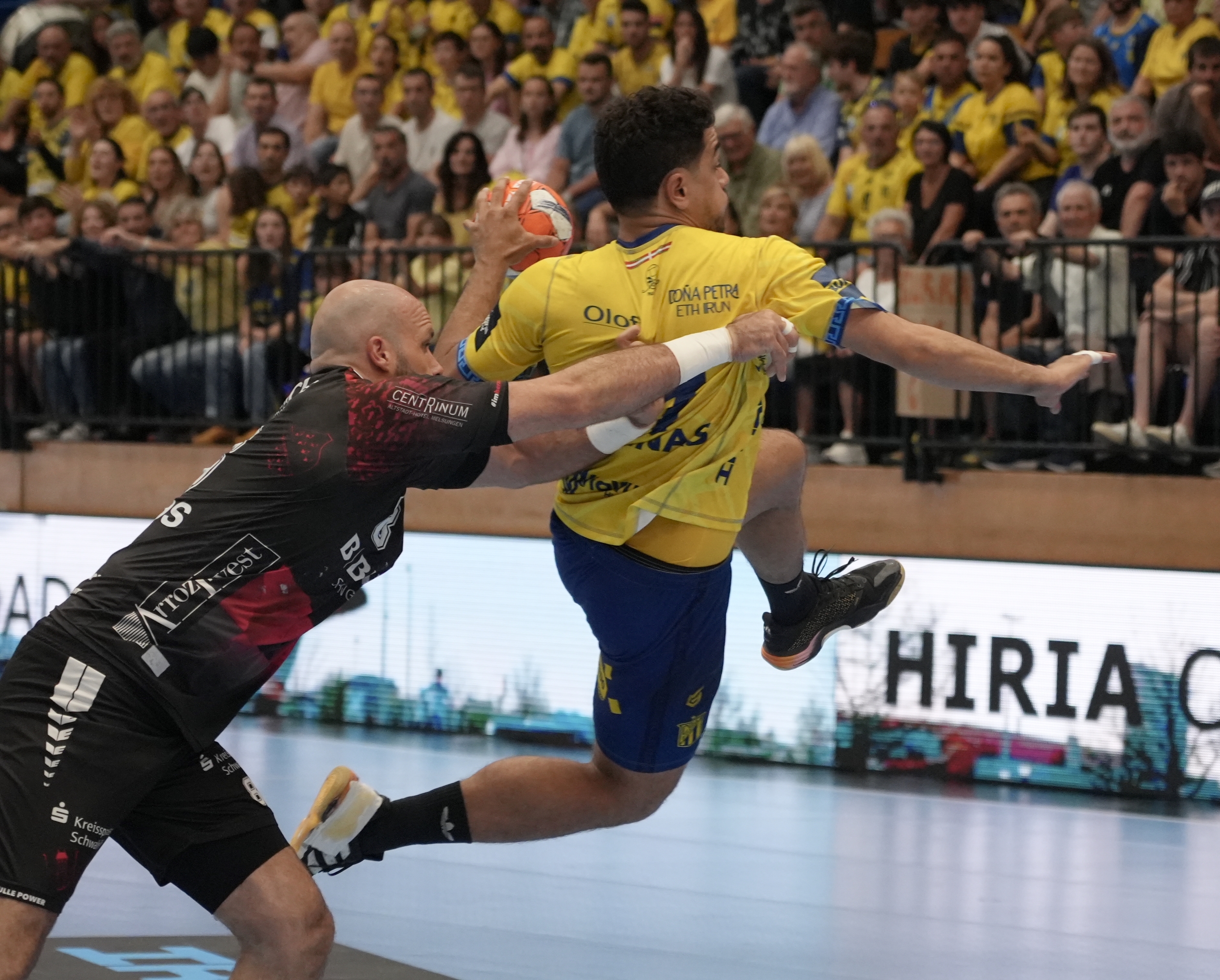 Bidasoa Europako ligako final-laurdenetako partida jokatzen, Melsungenen aurka, Artalekun. JON URBE / FOKU