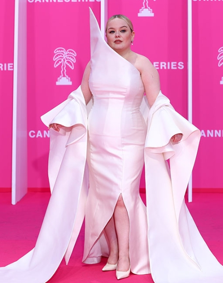 Nicola Coughlan aktore irlandarra saritu dute Canneseries jaialdian.