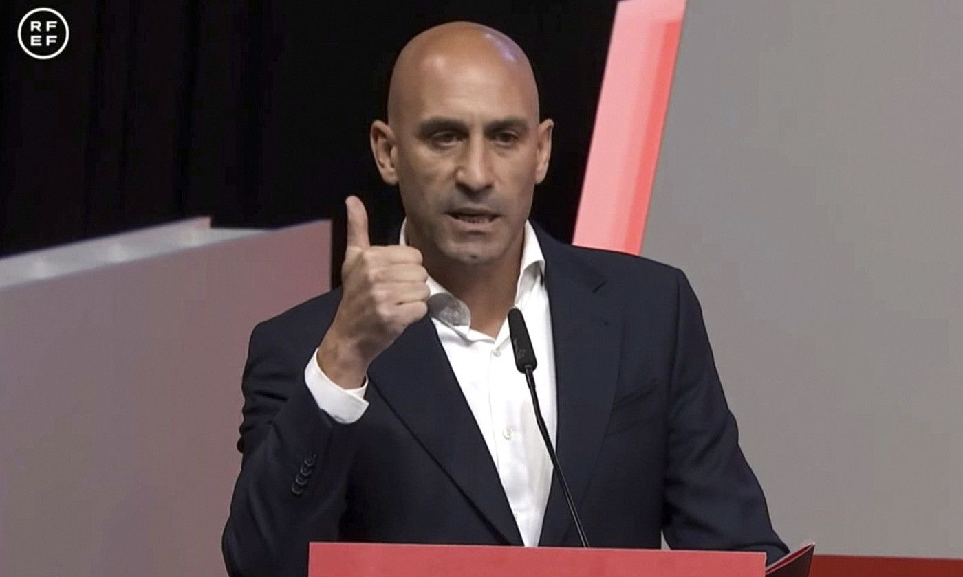 Luis Rubiales, herenegun Espainiako Futbol Federazioaren egoitzan egindako agerraldian. EFE.