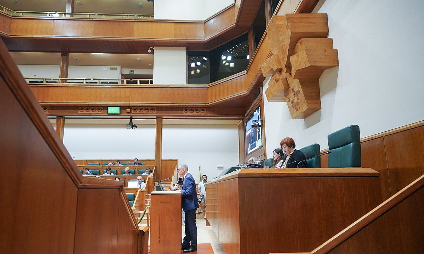 Eusko Legebiltzarreko osoko bilkura bat, aurten. ENDIKA PORTILLO / FOKU. Eusko Legebiltzarreko osoko bilkura bat, aurten. ENDIKA PORTILLO / FOKU.