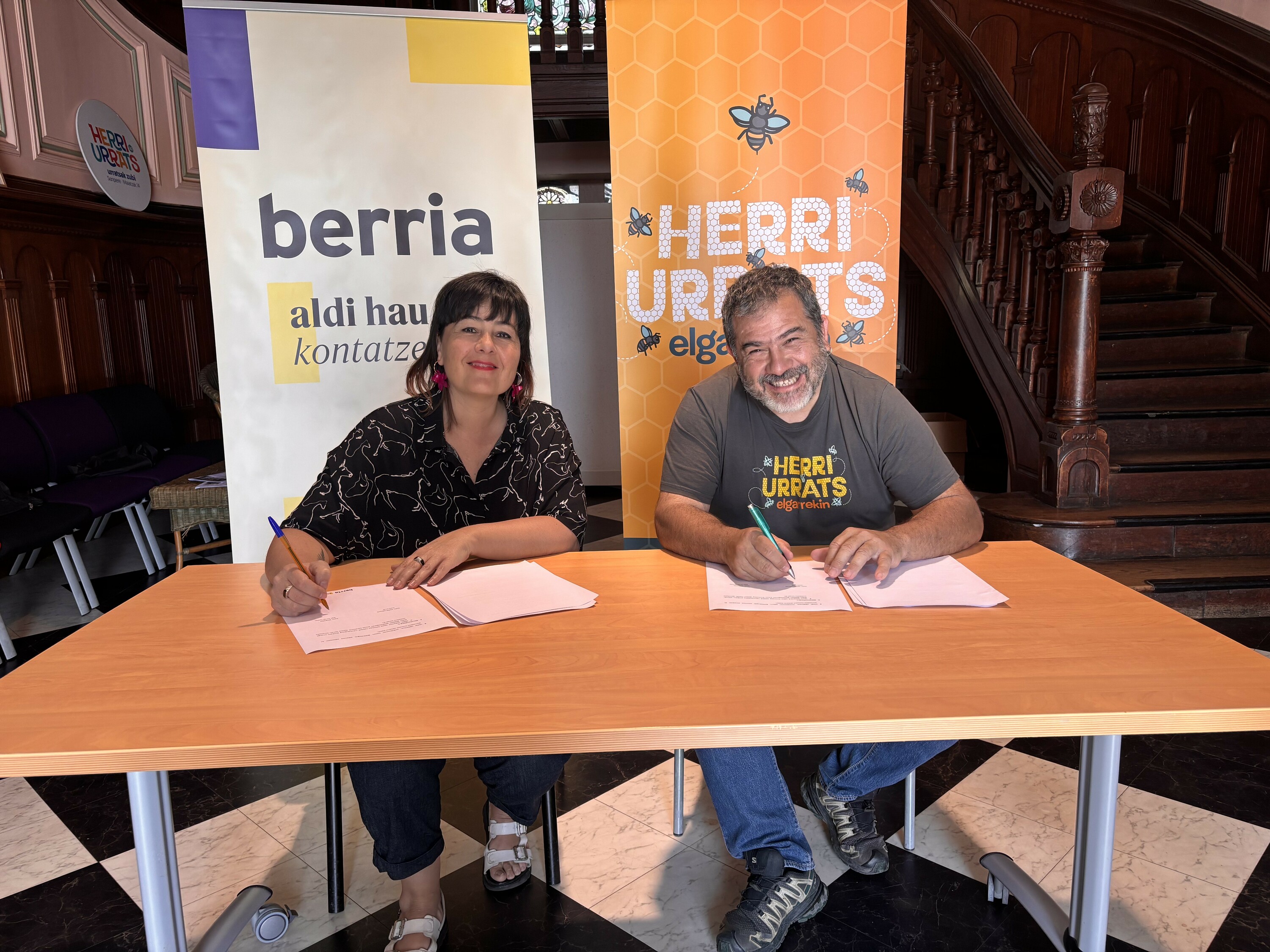 BERRIAko eta Herri Urratseko ordezkariak, gaur. HERRI URRATS
