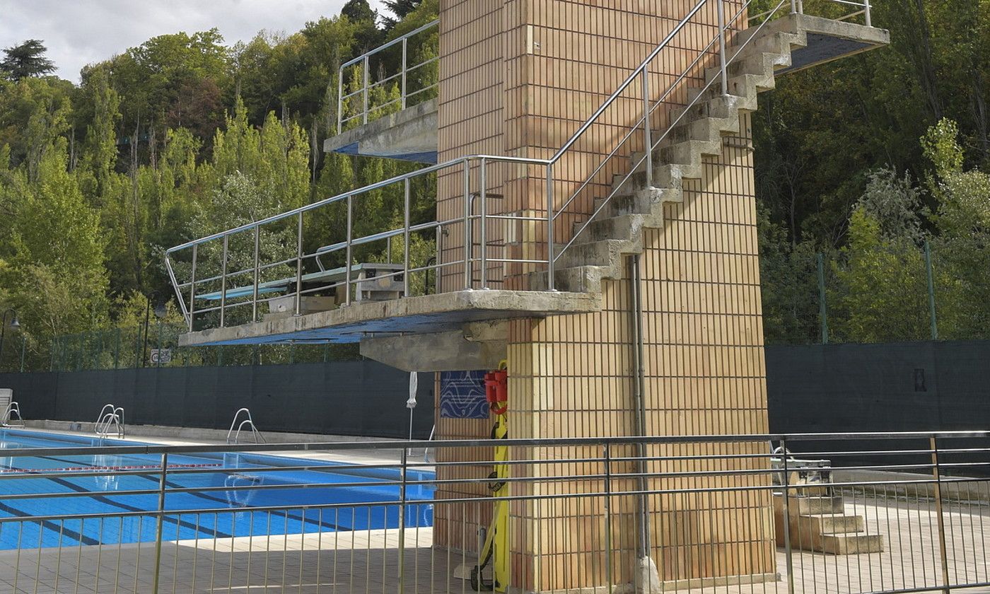 Iruñeko Club Natacion kirol elkarteko igerilekua, hutsik. IDOIA ZABALETA / FOKU.