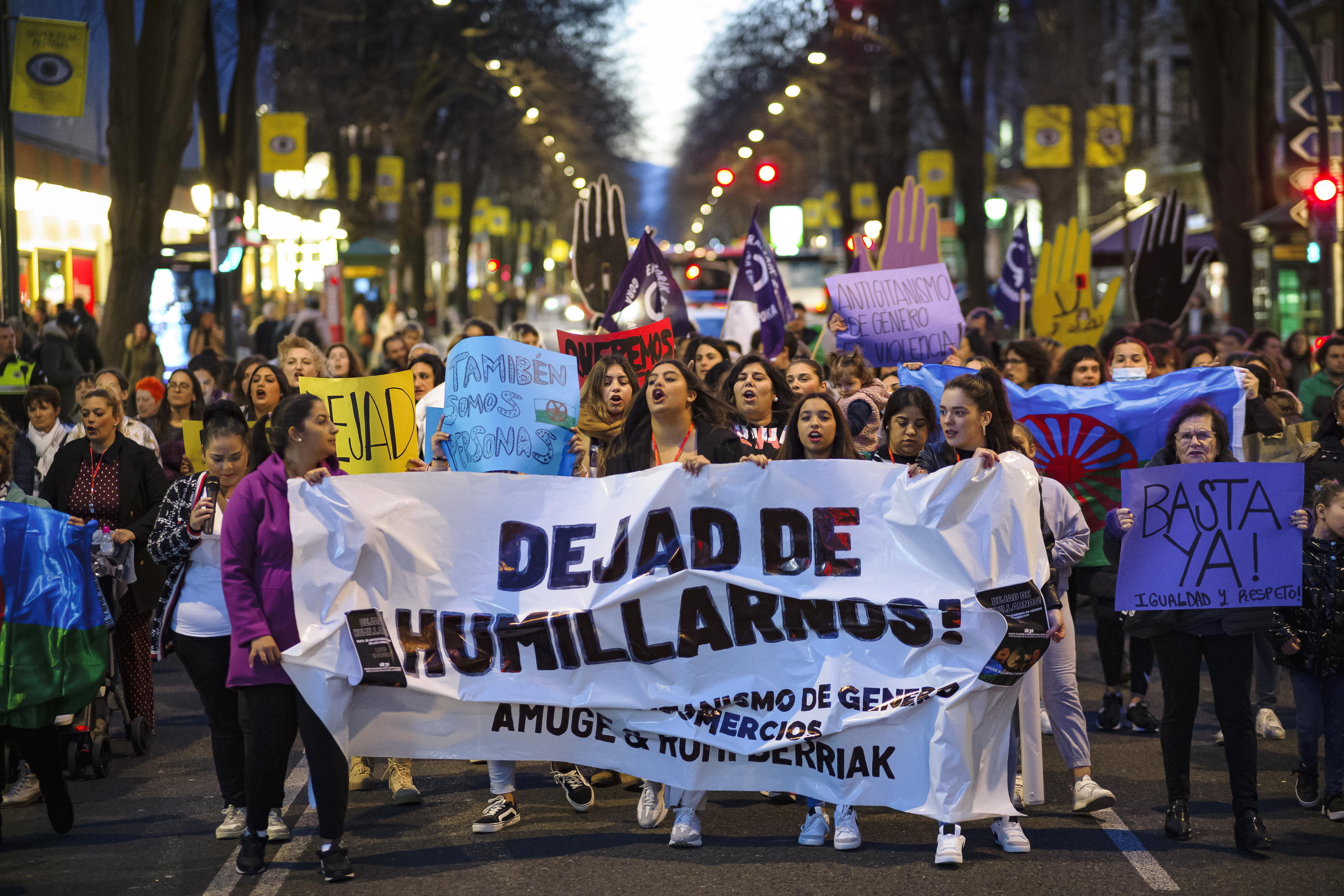 Ijitoek dendetan jasaten duten diskriminazioaren aurka Amugek deitutako manifestazioa Bilbon, artxiboko irudi batean. ARITZ LOIOLA / FOKU