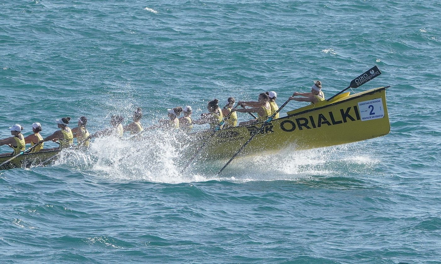 Orioko arraunlariak, Kontxako Banderako sailkatze estropadan. ANDONI CANELLADA / FOKU.