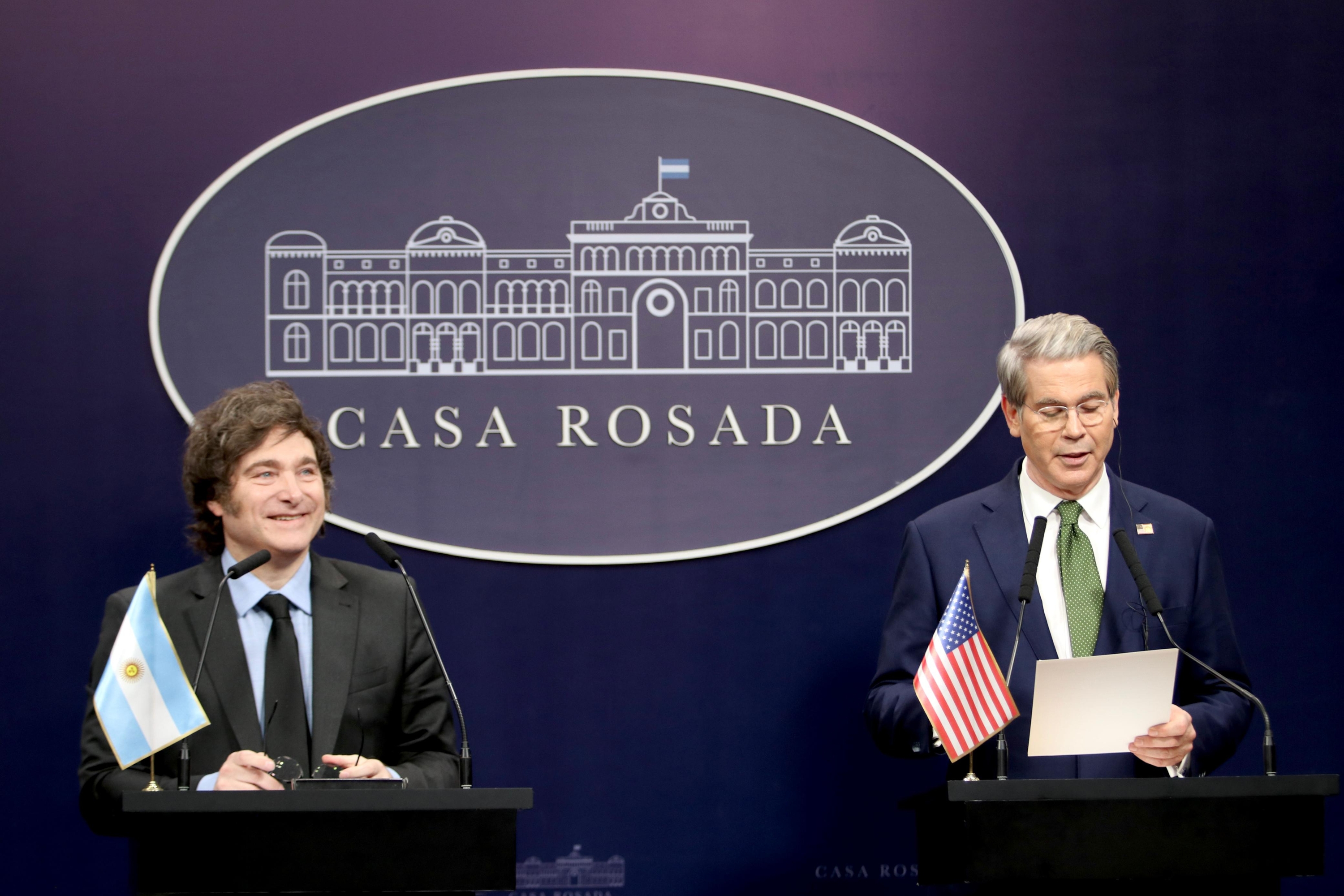 Javier Milei Scott Bessent AEBetako Altxorreko idazkariarekin, apirilaren 14an, Buenos Airesen. EFE