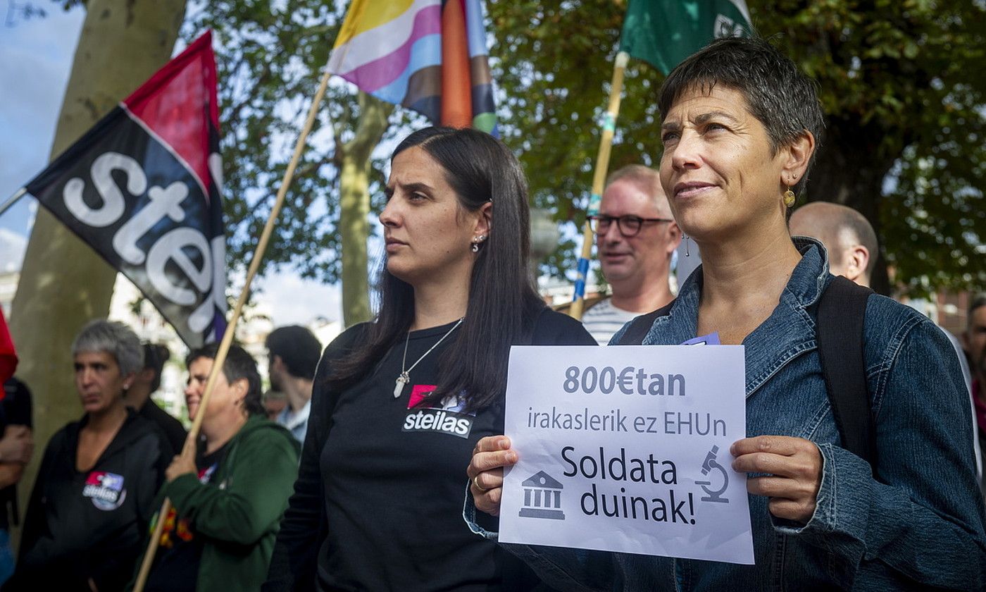Sindikatuen protesta, atzo, Gasteizen. JAIZKI FONTANEDA / FOKU.