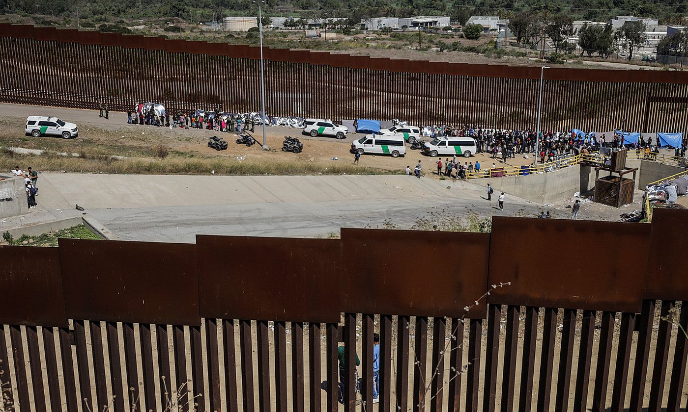 Mexiko eta AEBetako muga Tijuana hirian, irailaren 13an JOEBETH TERRÍQUEZ / EFE.