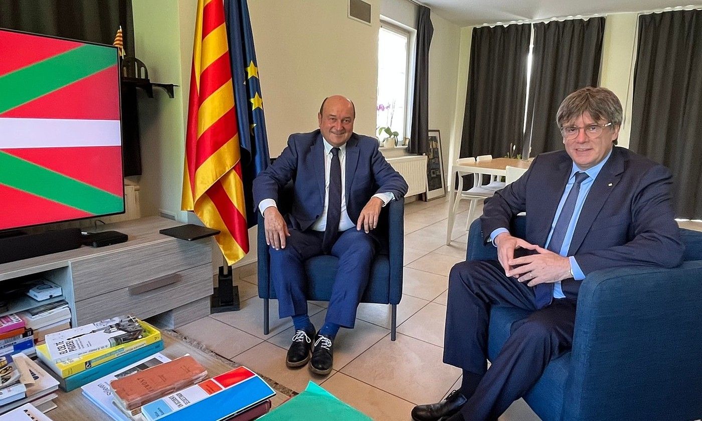 Andoni Ortuzar eta Carles Puigdemont, Waterloon (Belgika), atzo. EAJ. Andoni Ortuzar eta Carles Puigdemont, Waterloon (Belgika), atzo. EAJ.