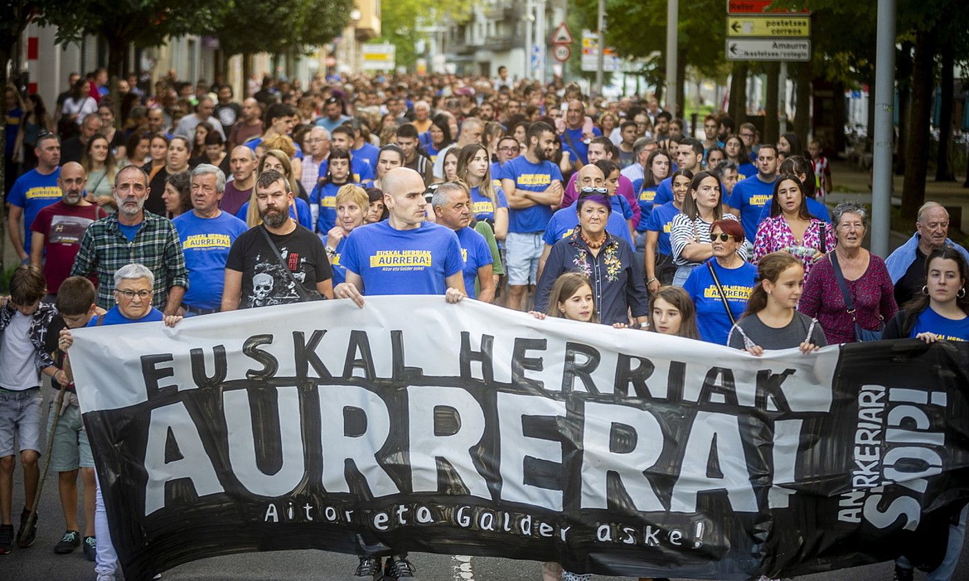Atzo arratsaldean Amurrion egindako protesta. JAIZKI FONTANEDA/ FOKU. Atzo arratsaldean Amurrion egindako protesta. JAIZKI FONTANEDA/ FOKU.