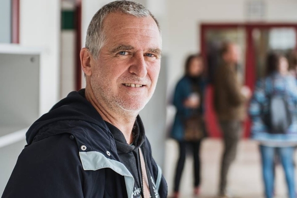 Eñaut Elosegi irakaslea eta zuzendari ohia, Xalbador kolegioan, apirilaren 19an. GUILLAUME FAUVEAU Eñaut Elosegi irakaslea eta zuzendari ohia, Xalbador kolegioan, apirilaren 19an. GUILLAUME FAUVEAU