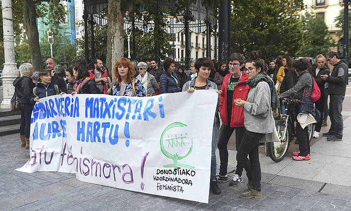 Melodie Masseren heriotza salatzeko Donostian egindako elkarretaratzea. JON URBE, FOKU