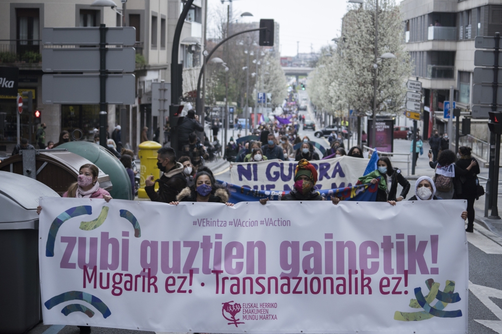 Euskal Herriko Emakumeen Mundu Martxaren Nazioarteko V. Ekintzaren ibilbidearen amaiera, Irunen. GORKA RUBIO / FOKU