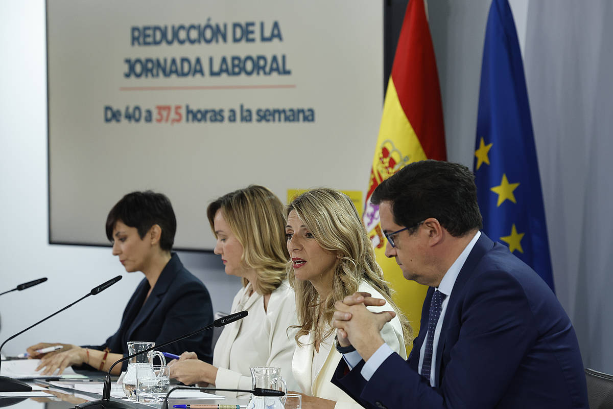 Yolanda Diaz, gaur, Ministro Kontseiluaren osteko agerraldian, Madrilen. J.J. GUILLEN / EFE