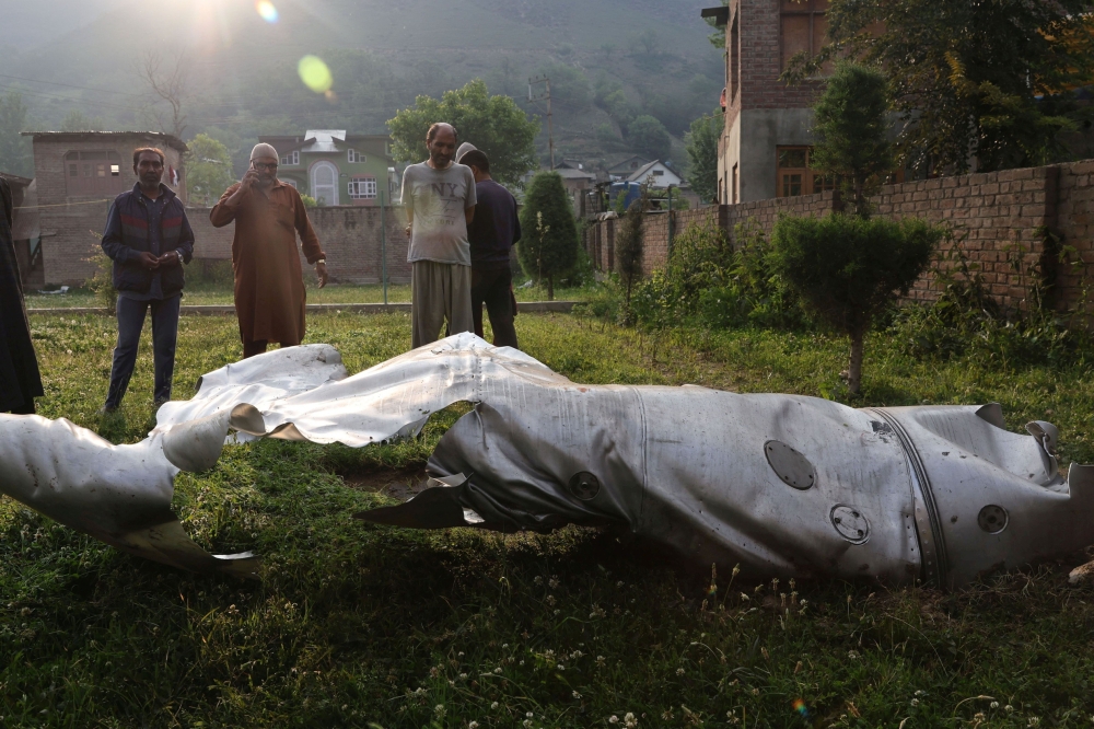 Pakistanek ustez Indiari eraso egiteko erabili duen tresnetako bat, Srinagarren (India). FAROOQ KHAN / EFE Pakistanek ustez Indiari eraso egiteko erabili duen tresnetako bat, Srinagarren (India). FAROOQ KHAN / EFE