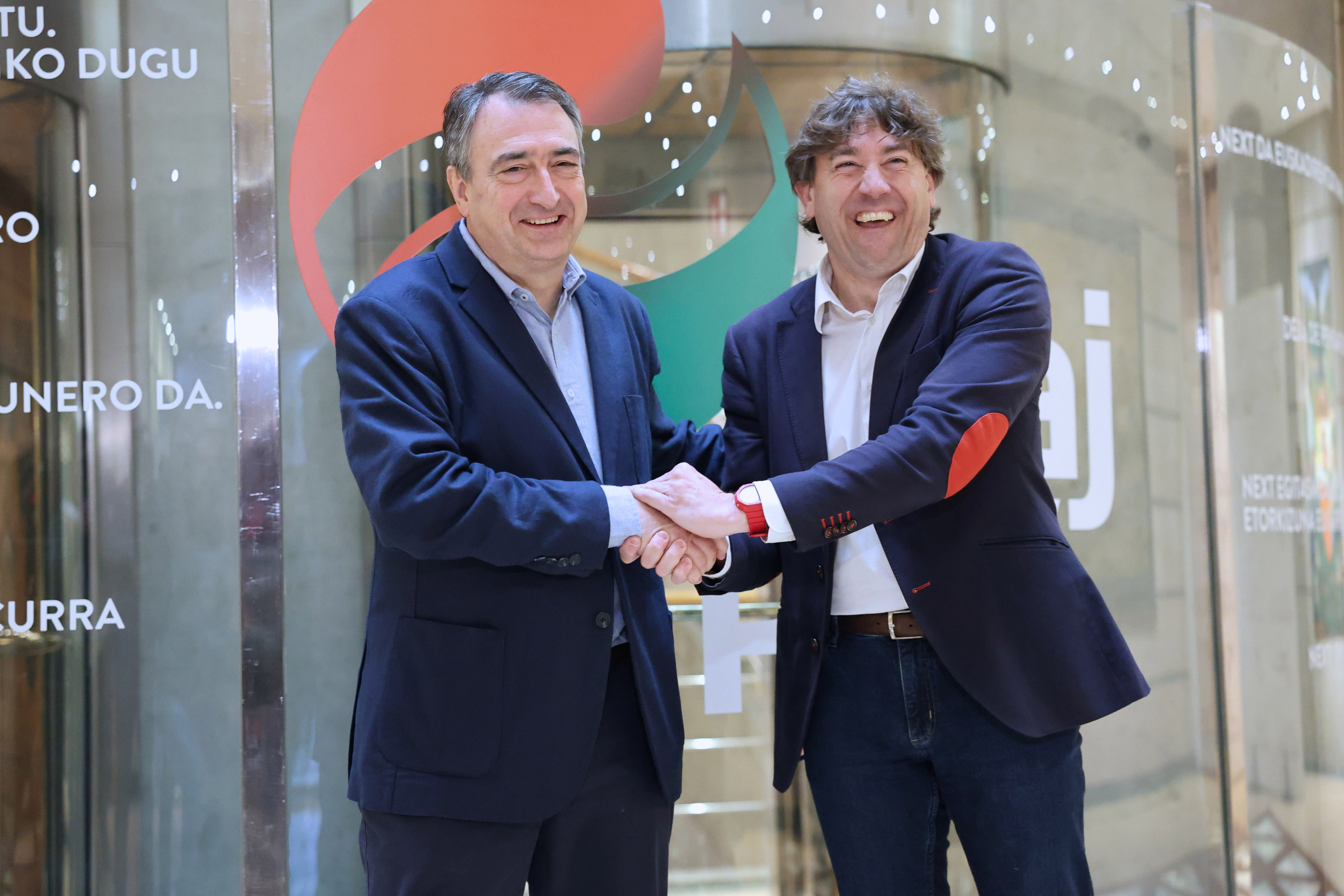 Aitor Esteban eta Eneko Andueza, Sabin Etxean, gaur. OSKAR MATXIN EDESA / FOKU