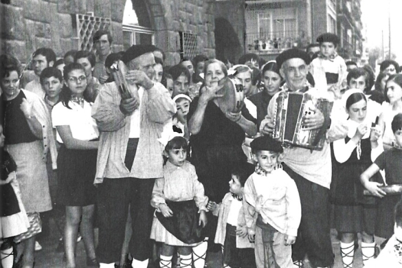 (ID_17466276674285) (/EZEZAGUNA) Romualda Zuloaga pandero jolea, Galdakaoko Euskal Jaietan (ID_17466276674285) (/EZEZAGUNA) Romualda Zuloaga pandero jolea, Galdakaoko Euskal Jaietan