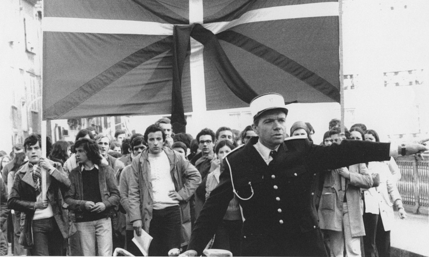 Mikel Goikoetxea Txapela hil osteko manifestazio bat, 1984an. DANIEL VELEZ.