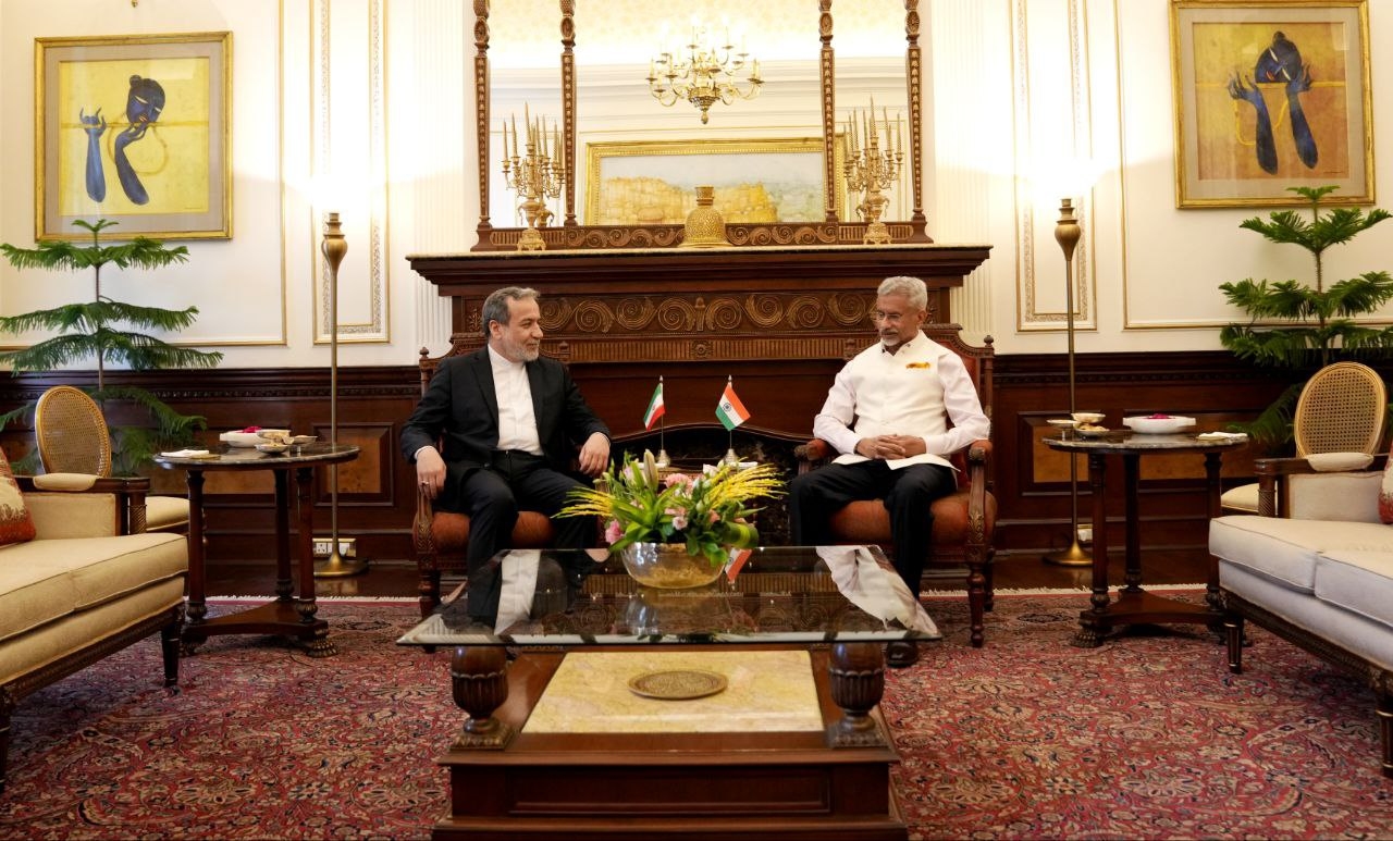 Araghtxi Irango Atzerri ministroa eta Jaishankar Indiakoa, New Delhin, gaur. EFE
