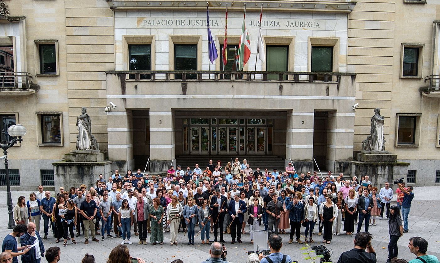 Udal legearen aurkako epaia salatzeko uztailean egin zuten elkarretaratzea, Bilbon. JAVIER ZORRILLA / EFE.