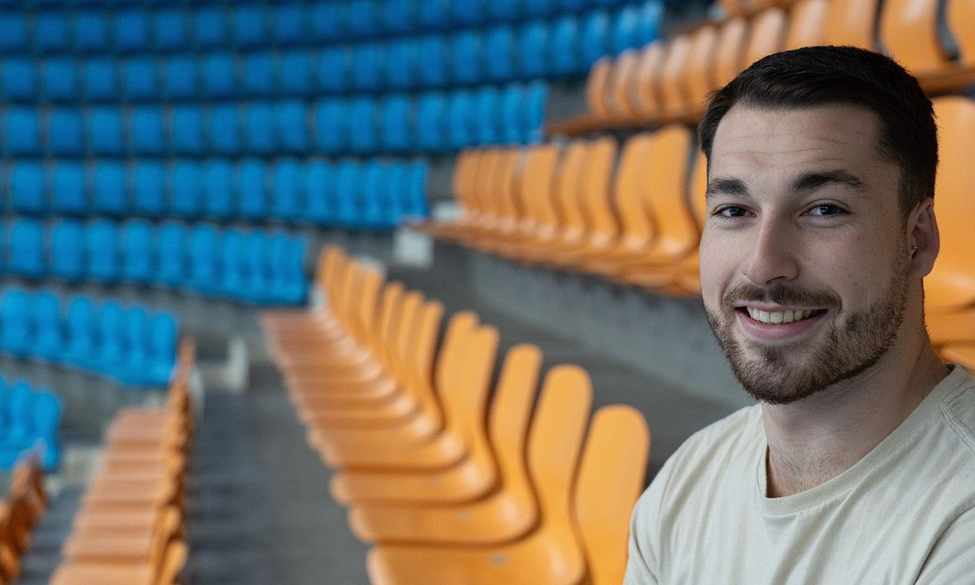 Aitor Garcia Anaitasunako jokalaria, atzo, entrenamendua hasi aurretik. JAGOBA MANTEROLA / FOKU.