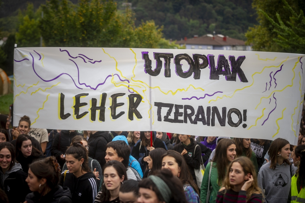 Euskal Herriko Gazte Feministen Baterajotzeko mobilizazioa, Usurbilen. JAIZKI FONTANEDA / FOKU Euskal Herriko Gazte Feministen Baterajotzeko mobilizazioa, Usurbilen. JAIZKI FONTANEDA / FOKU