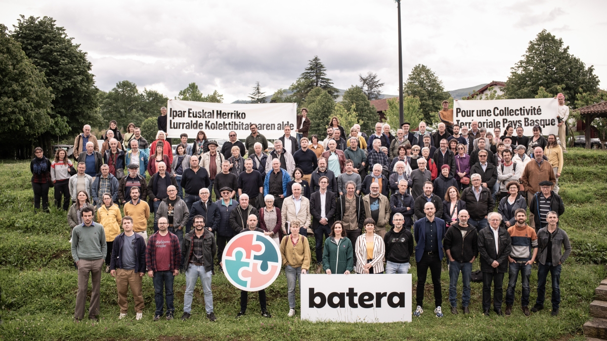 Batera birfundatu dute, eta «etapa instituzional berri bat» eraikitzera engaiatu dira