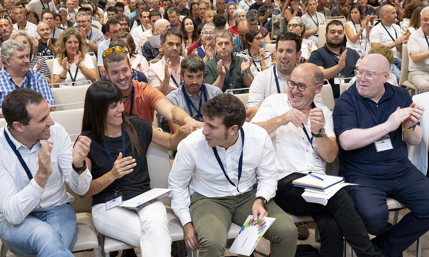 NUFKen presidentea aukeratu zuten unea, urriaren 6an. IÑIGO URIZ / FOKU.