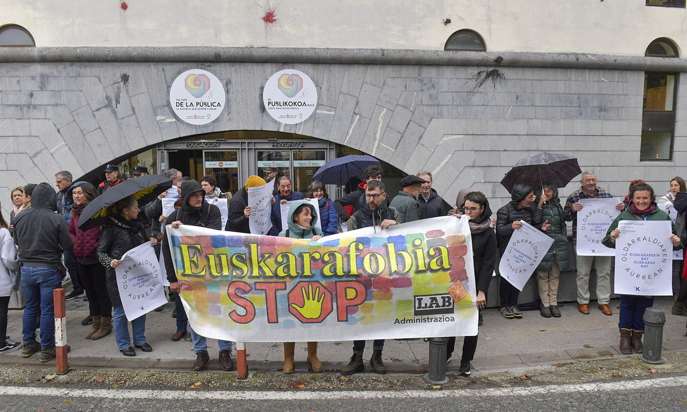 LABek deitutako protesta, atzo, Iruñean. IDOIA ZABALETA / FOKU.