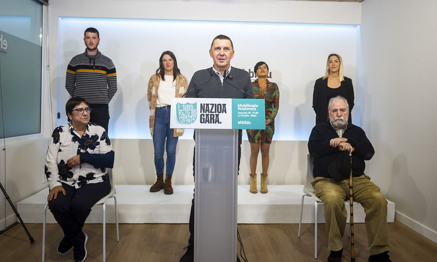 Arnaldo Otegi, atzo eginiko agerraldian. JAIZKI FONTANEDA / FOKU. Arnaldo Otegi, atzo eginiko agerraldian. JAIZKI FONTANEDA / FOKU.