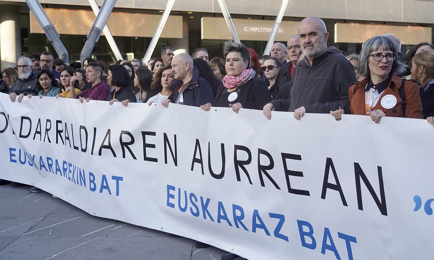 Larunbateko manifestazioaren burua, Euskalduna parean. MONIKA DEL VALLE / FOKU.