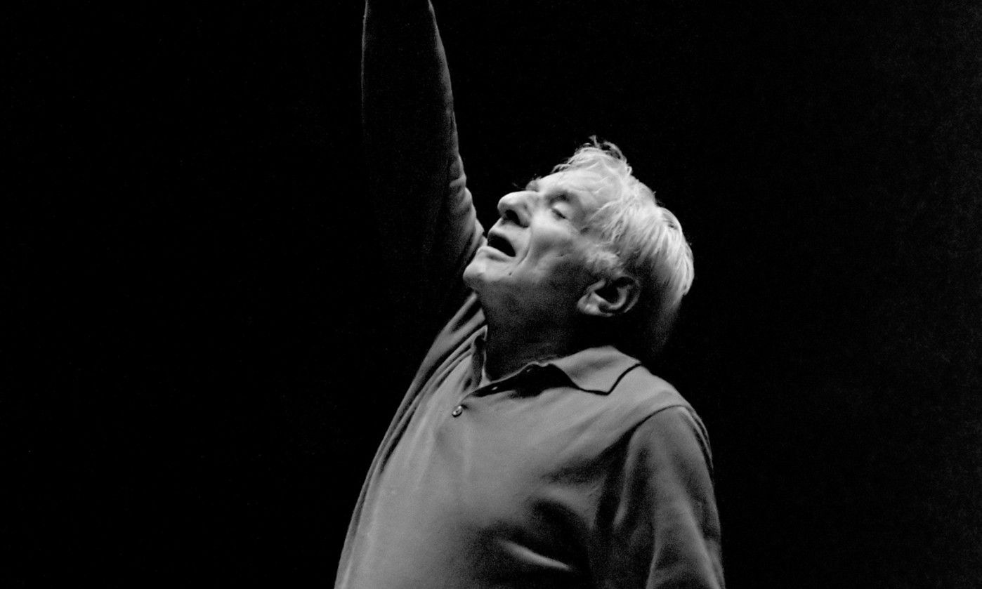 Leonard Bernstein zuzendaria, Amsterdamgo Concertgebouw orkestrarekin entseatzen, 1987an. BART MOLENDIJK / ANEFO.