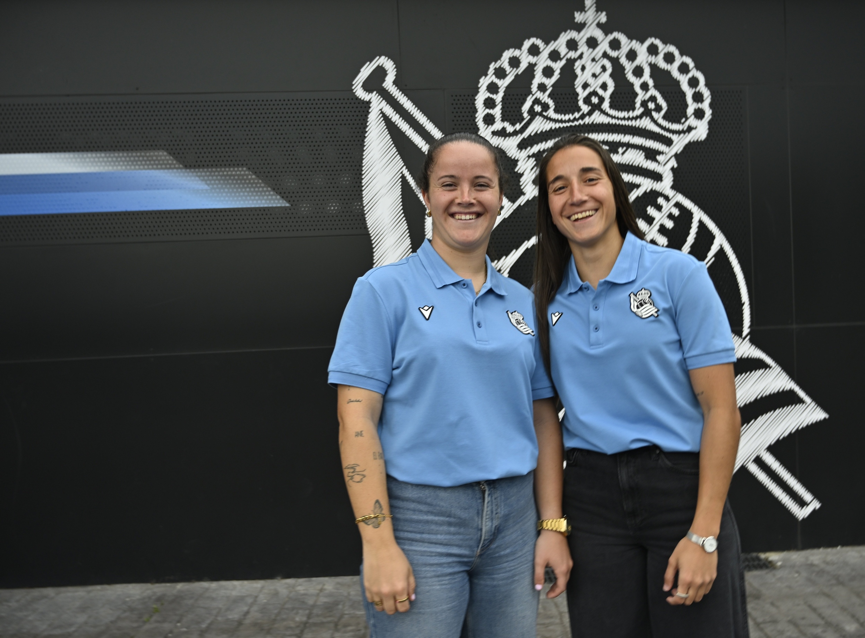 Nerea Eizagirre eta Lucia Rodriguez, agerraldia baino lehen. GORKA RUBIO / FOKU