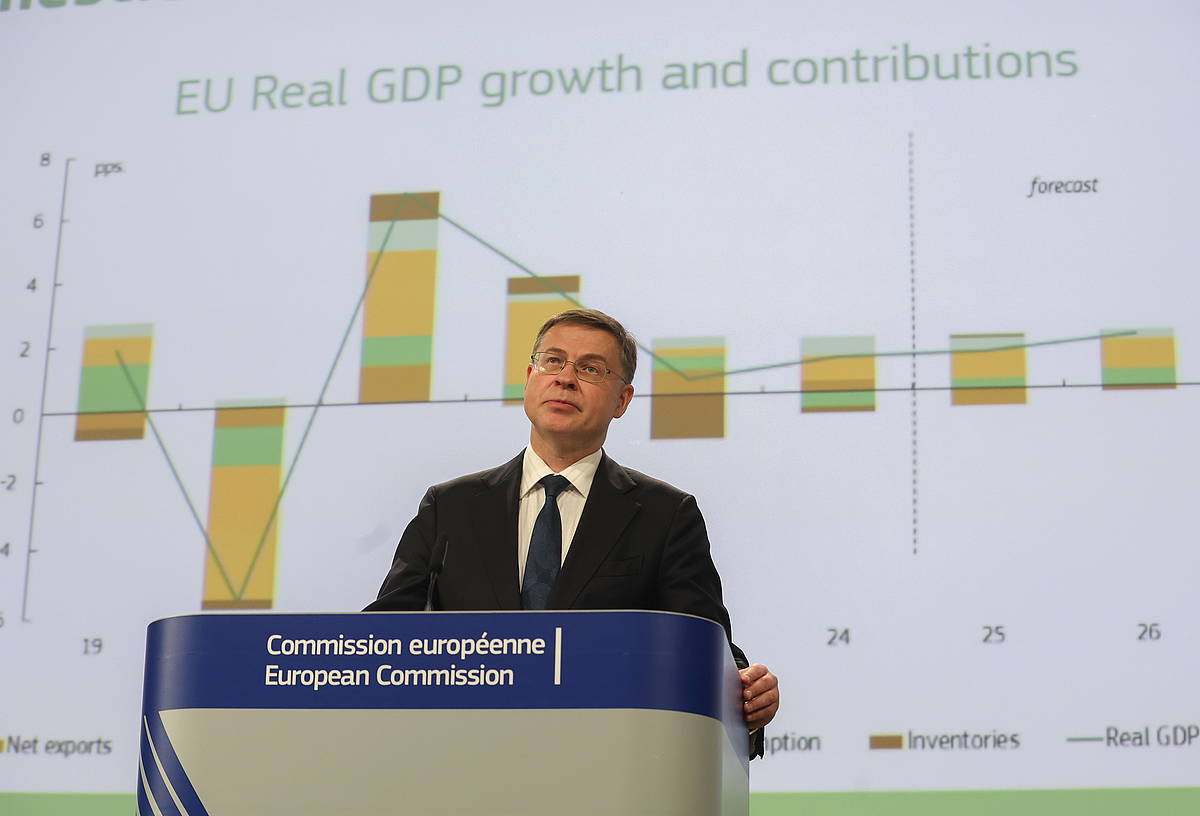 Valdis Dombrovskis Europako Batzordeko Ekonomia komisarioa, gaur Bruselan. OLIVIER HOSLET / EFE