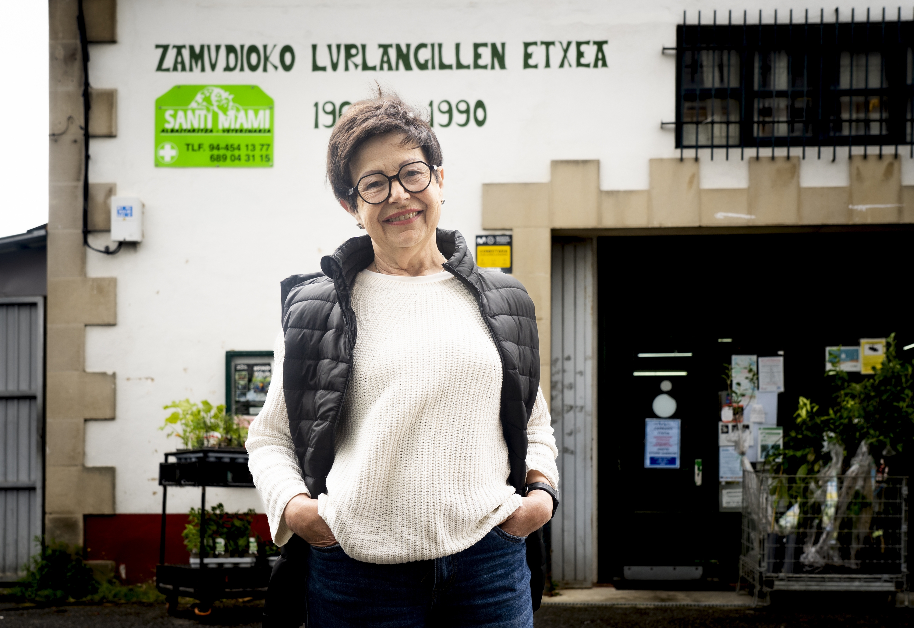 Idoia Zarate Zamudio-Derioko Lur langileen Kooperatiban, astelehenean. RAUL BOGAJO / FOKU