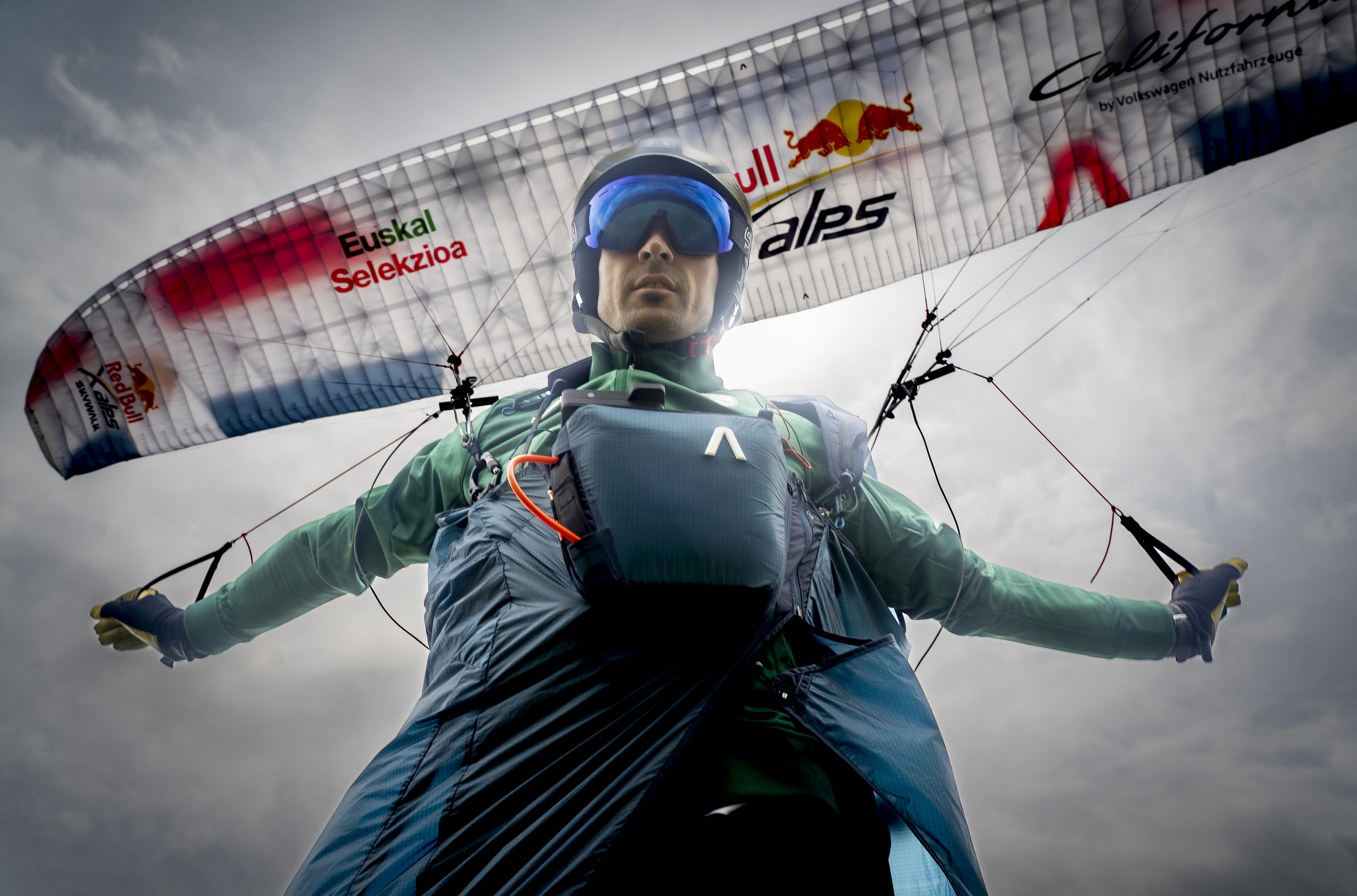 Mattin Iñiguez parapentelariaren Red Bull X-Alps probaren aurkezpena