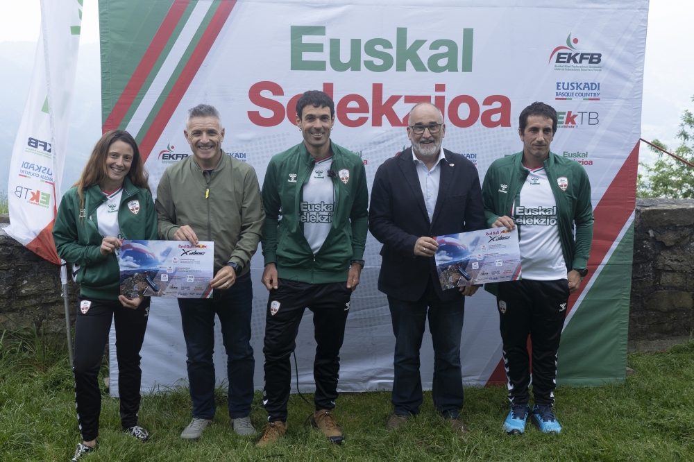 Mattin Iñiguez parapentelariak X-Alps probaren aurkezpena egin du Mattin Iñiguez parapentelariak X-Alps probaren aurkezpena egin du