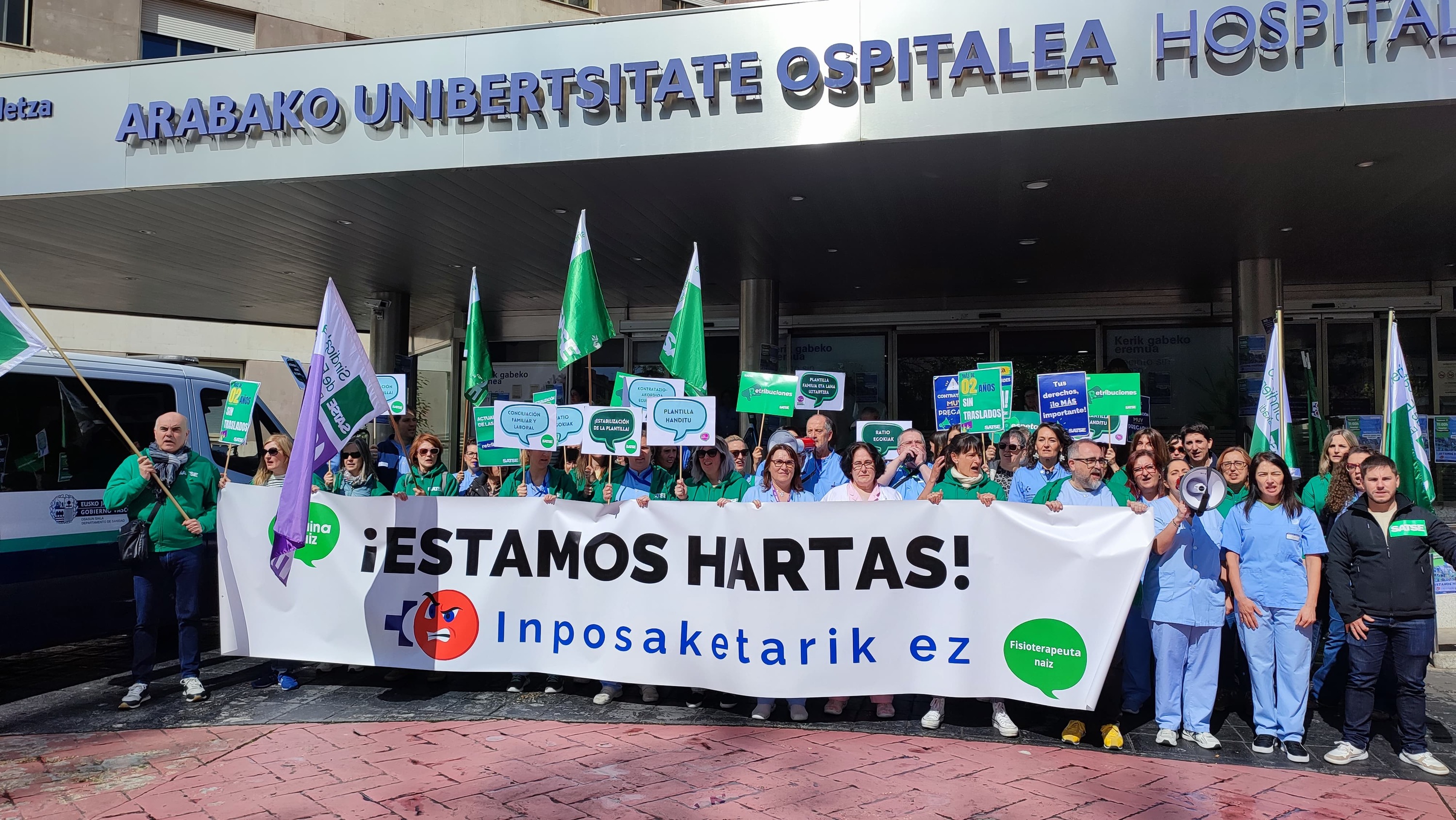 SATSEk protesta egin du gaur goizean Gasteizko Txagorritxuko ospitalean. SATSE