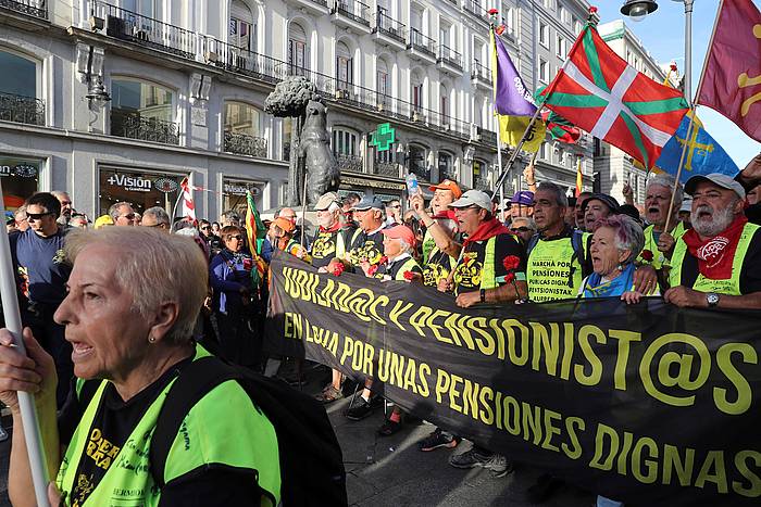 Kiko Huesca / Efe. PENTSIODUNAK MADRILGO KALEETAN, GAUR.