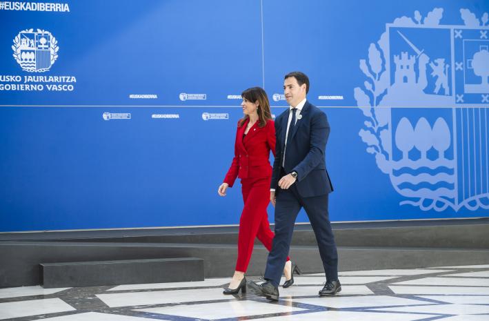 Maider Etxebarria eta Imanol Pradales. JON RODRIGUEZ BILBAO