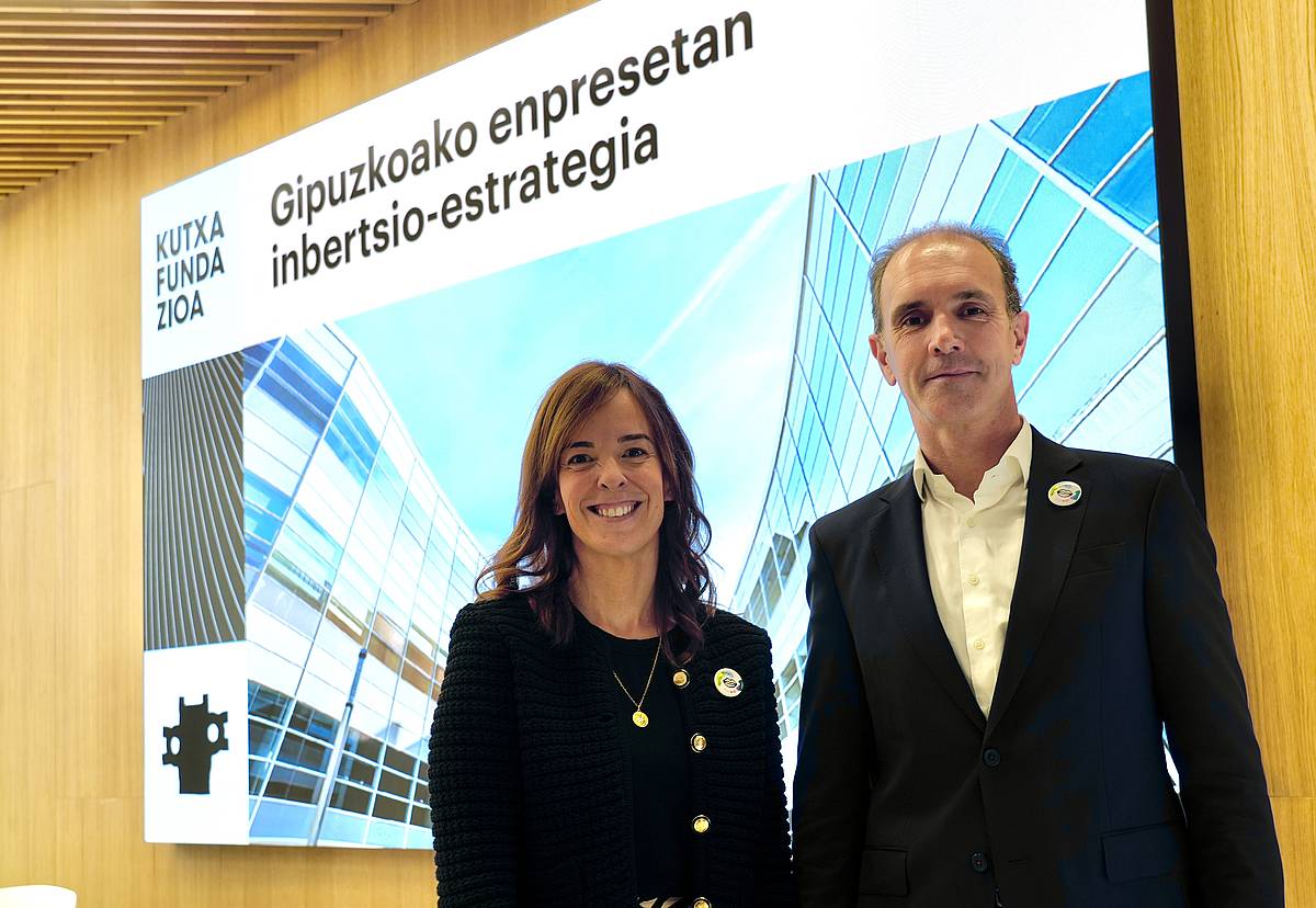 Eluska Sukia eta Ander Aizpuru, gaur Donostian. ANDONI CANELLADA / FOKU