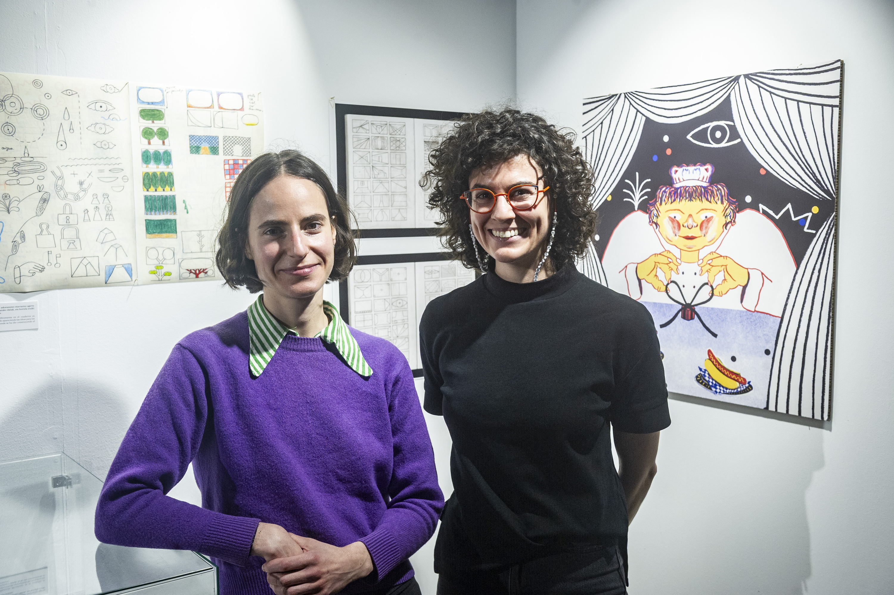 Tania Manzanal eta Harriet Lenneman sortzaileak Sokaren Etxeko erakusketan. JAIZKI FONTANEDA / FOKU
