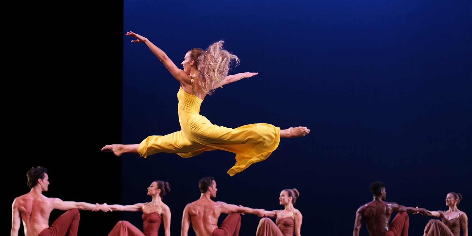 Martha Graham dantza konpainiaren ikuskizuneko une bat. ARRIAGA ANTZOKIA