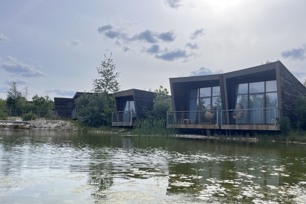 Futuroscope ondoan dagoen Ecolodge hotela. BERRIA Futuroscope ondoan dagoen Ecolodge hotela. BERRIA