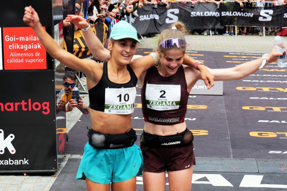 Zegama-Aizkorri mendi maratoia. Sara Alonso eta Malen Osa