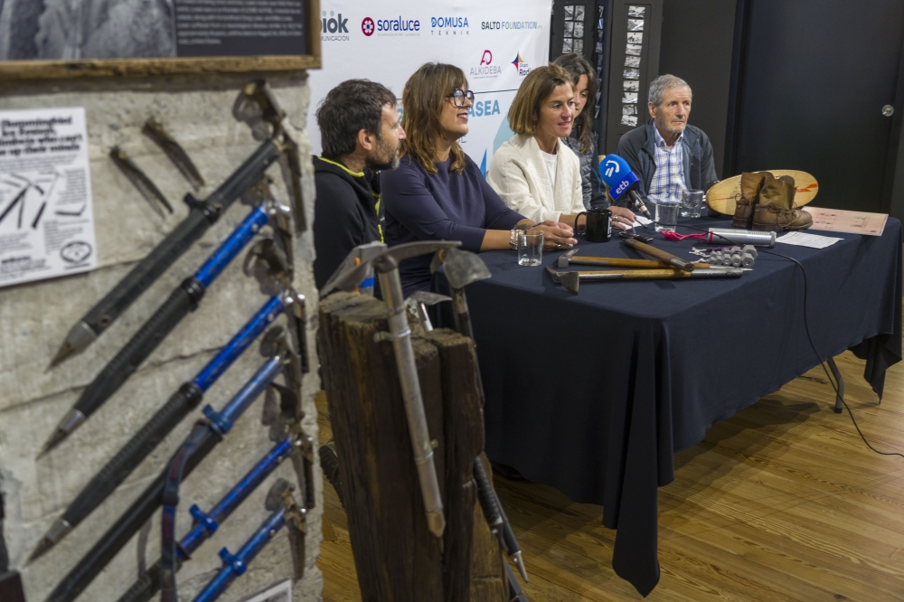 Mendietxe museoaren eta EMMOAren arteko lankidetza hitzarmena Mendietxe museoaren eta EMMOAren arteko lankidetza hitzarmena