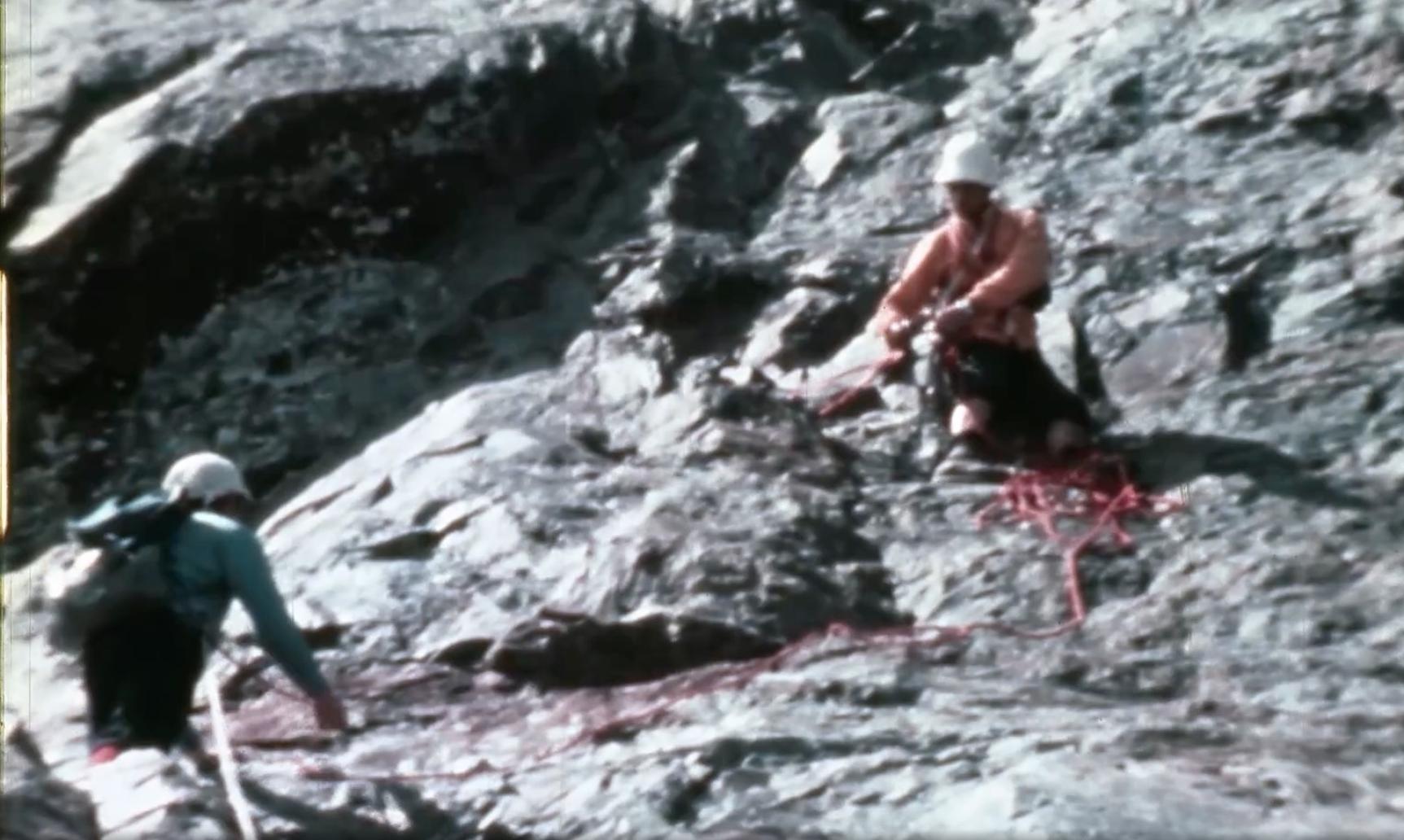1976ko ekainaren 28an sei euskal mendizalek Vignemalera egindako espedizio bateko irudi bat, Telmo Sanchez argazkilariak 'Amildegi' proiektuan txertatutako bideo batetik ateratakoa. TELMO SANCHEZ