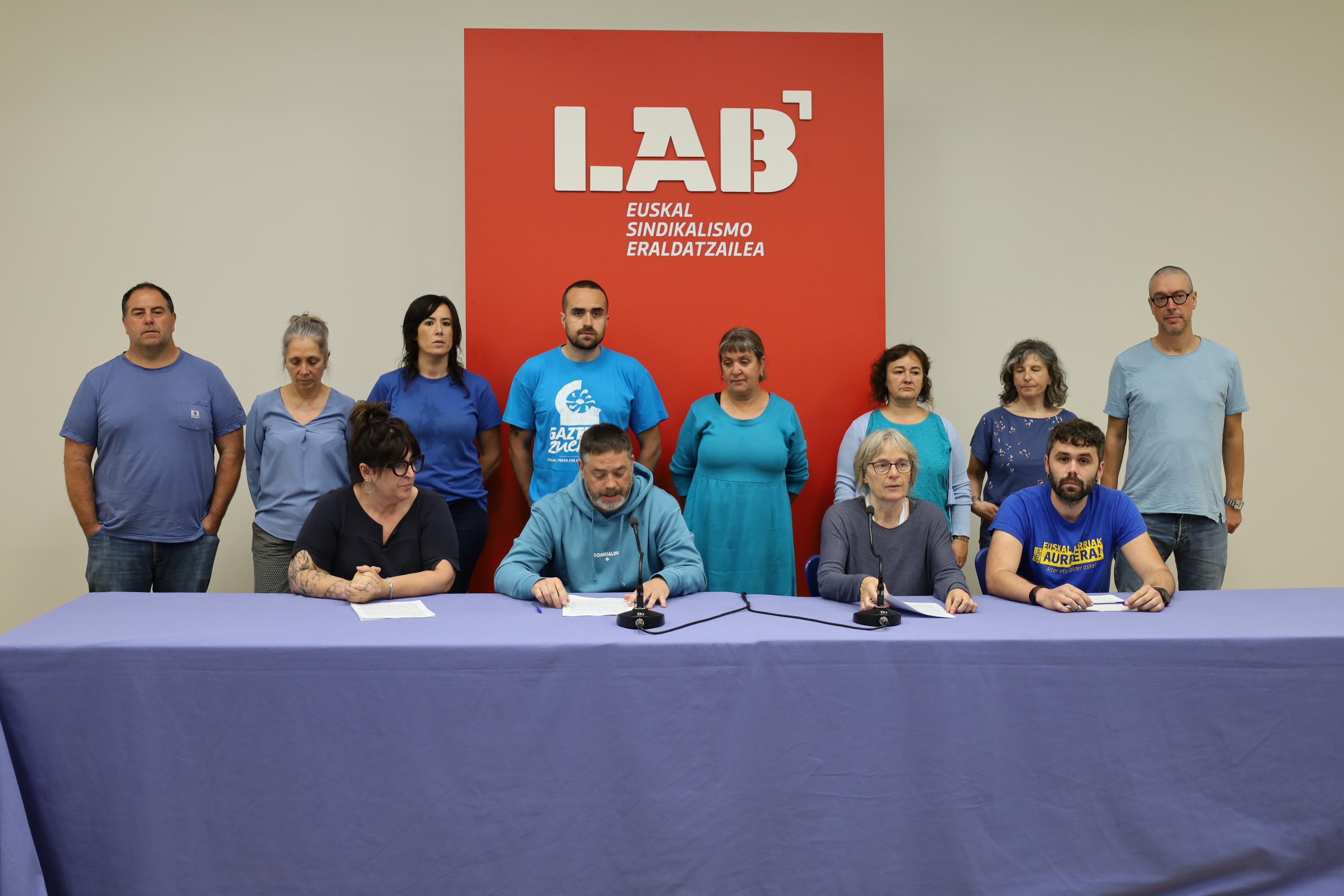 Eusko Jaurlaritzaren jarrera salatzeko LABek gaur egindako agerraldia. LAB