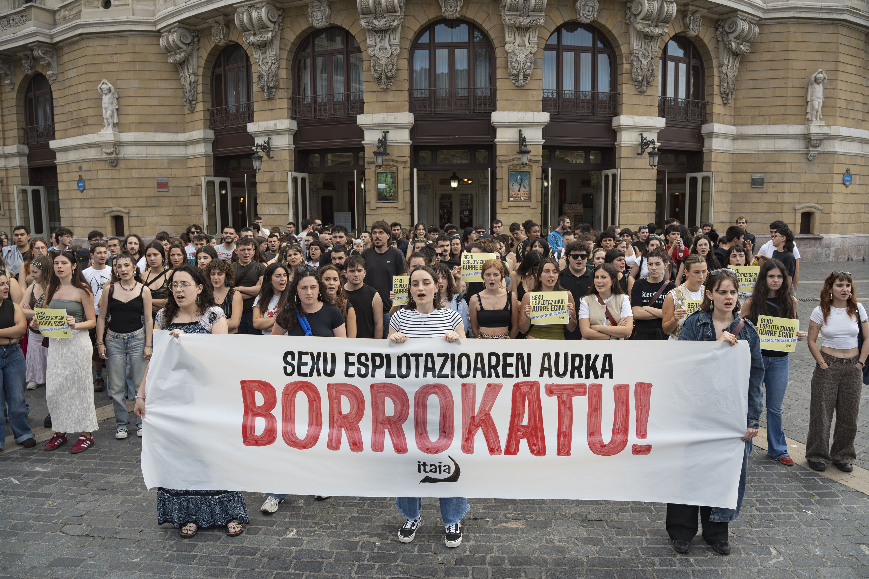 Itaiaren protesta, atzo, Bilbon. ARITZ LOIOLA / FOKU